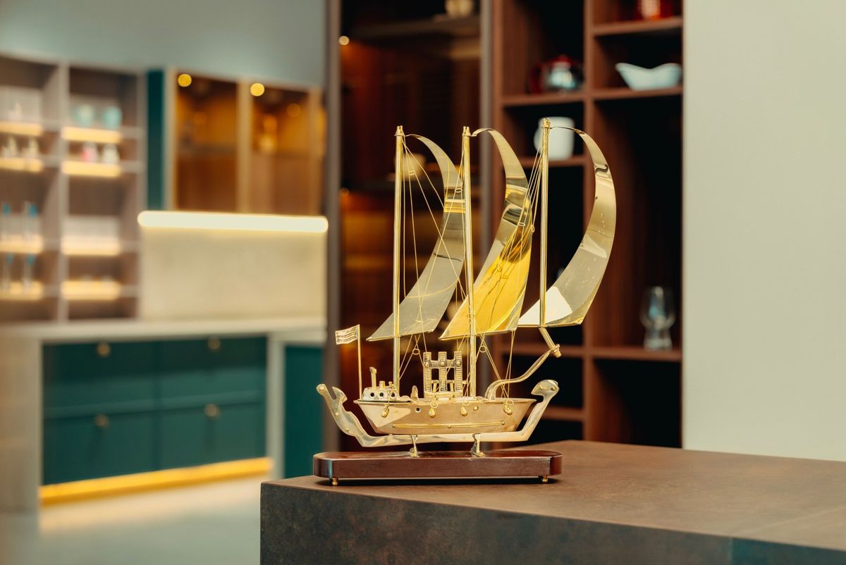 Golden Sailing Ship Showpiece