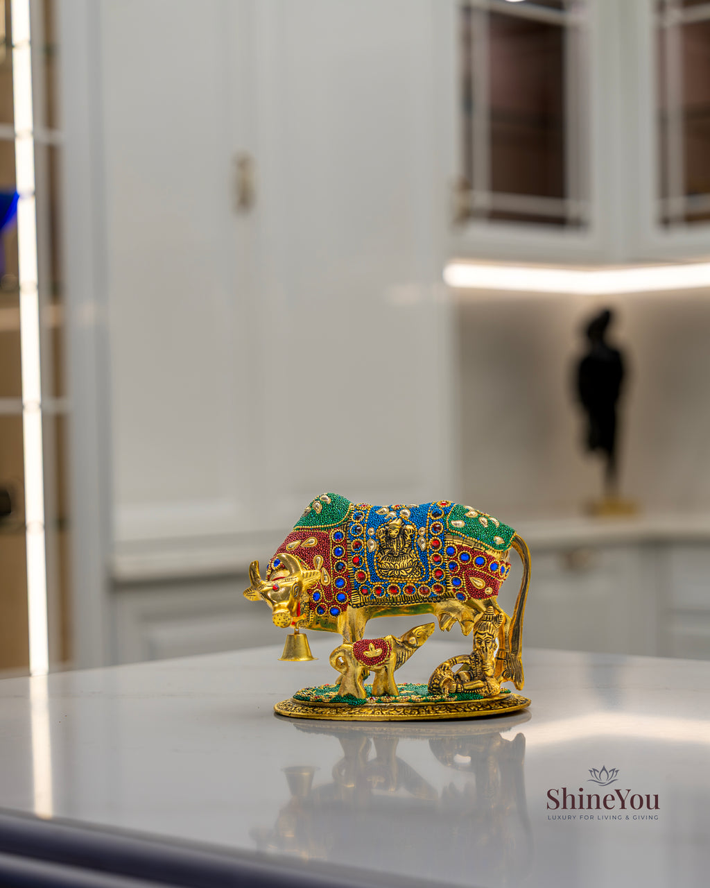 ShineYou Multicolour Kamdhenu Cow with Calf – Decorative Brass Idol with Lakshmi Motif & Lord Shiva